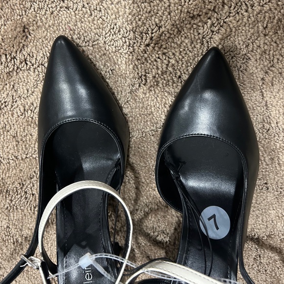 Calvin Klein Black Heels with White Straps - Picture 4 of 4